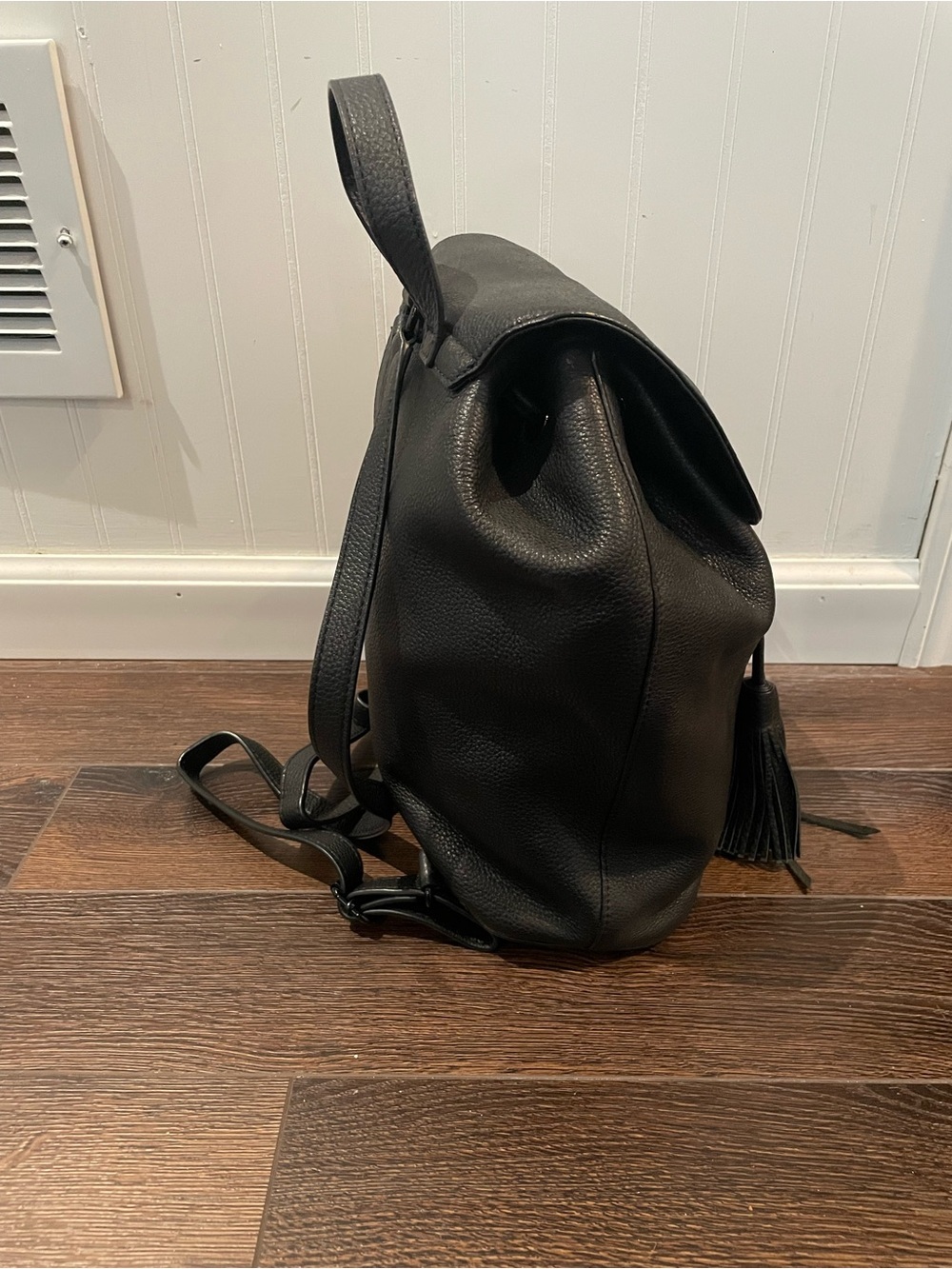 Rebecca Minkoff Moto 100% Genuine Pebbled Leather Backpack Bohemian in Black - Picture 3 of 14